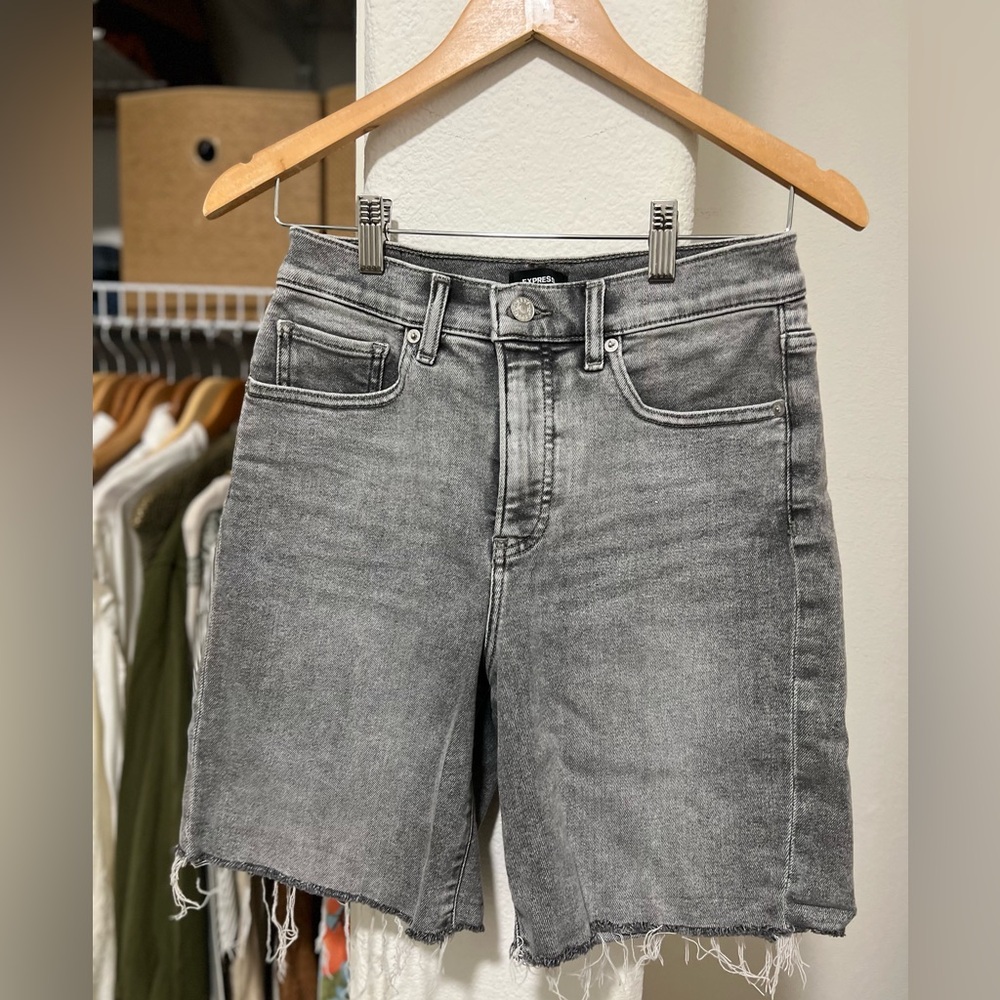 •NEW•EXPRESS High Rise Bermuda Jean Shorts